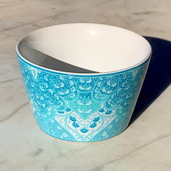 222 FIFTH KASHAN SEAFOAM APPETIZER BOWL PORCELAIN NEW - Picture 3 of 5